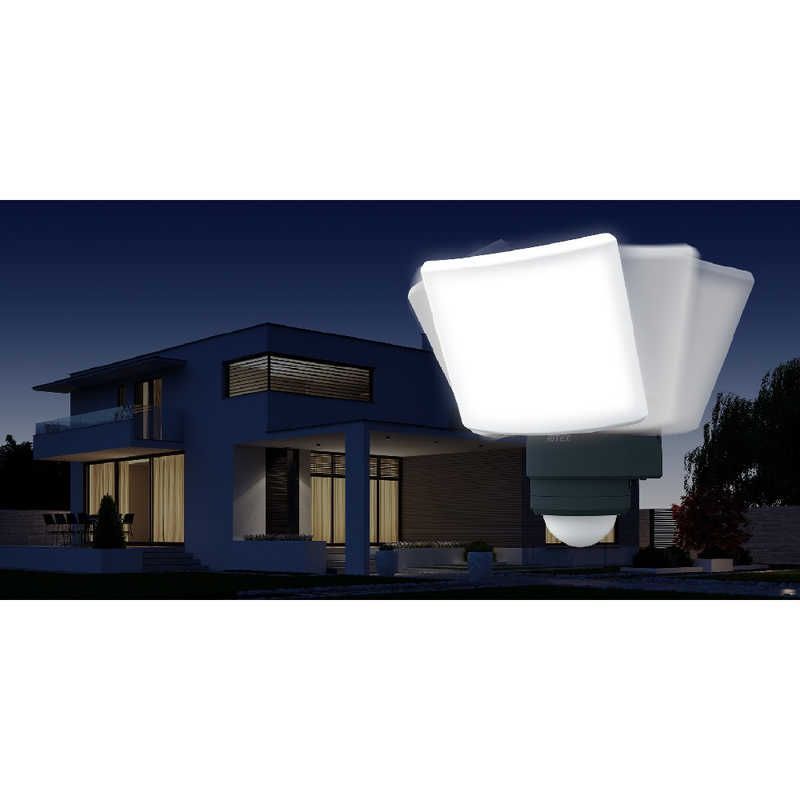 送料無料 ♥ 未開梱 ムサシ 18Wワイド 追尾式LEDセンサーライト CAC17