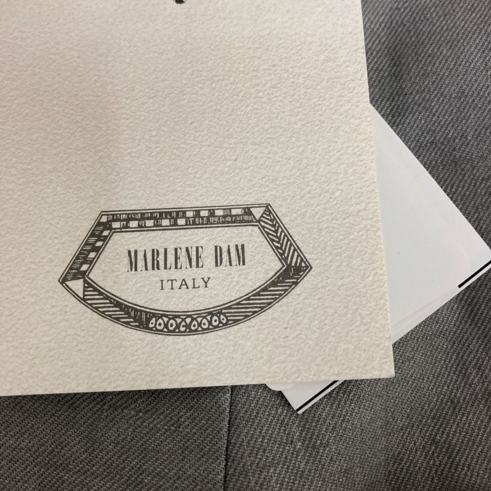 カジュアルパンツ