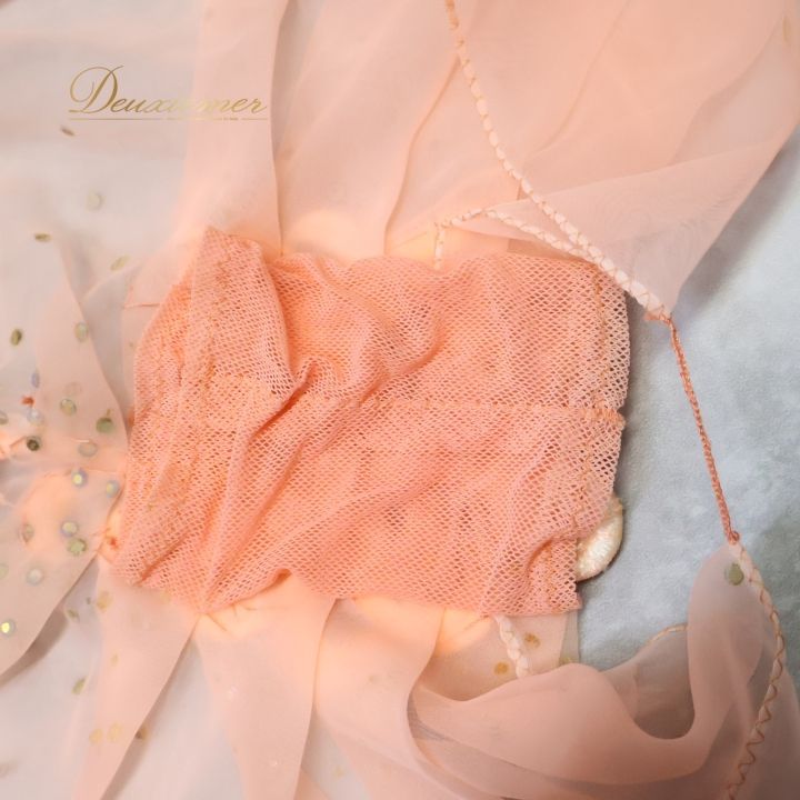 サーモンピンク系