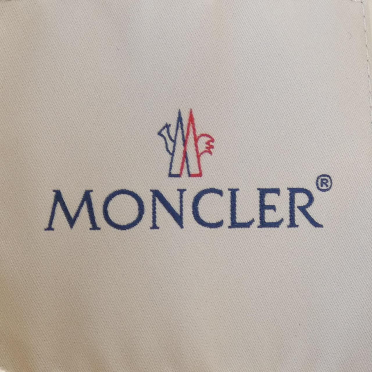 MONCLER ダウンジャケット