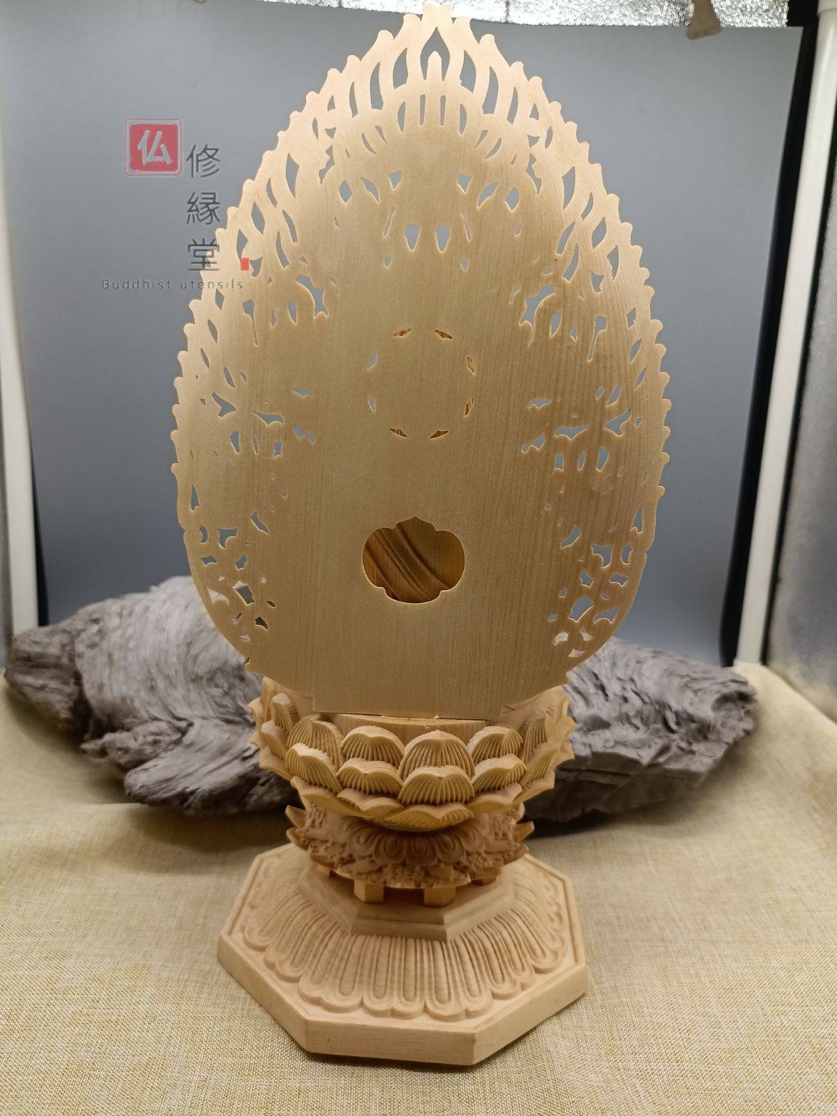 【修縁堂】特上彫 木彫仏像 大日如来座像 彫刻 一刀彫 天然木檜材 仏師で仕上げ 修縁堂】特上彫 木彫仏像 大日如来座像 彫刻 一刀彫 天然木檜材 仏師で