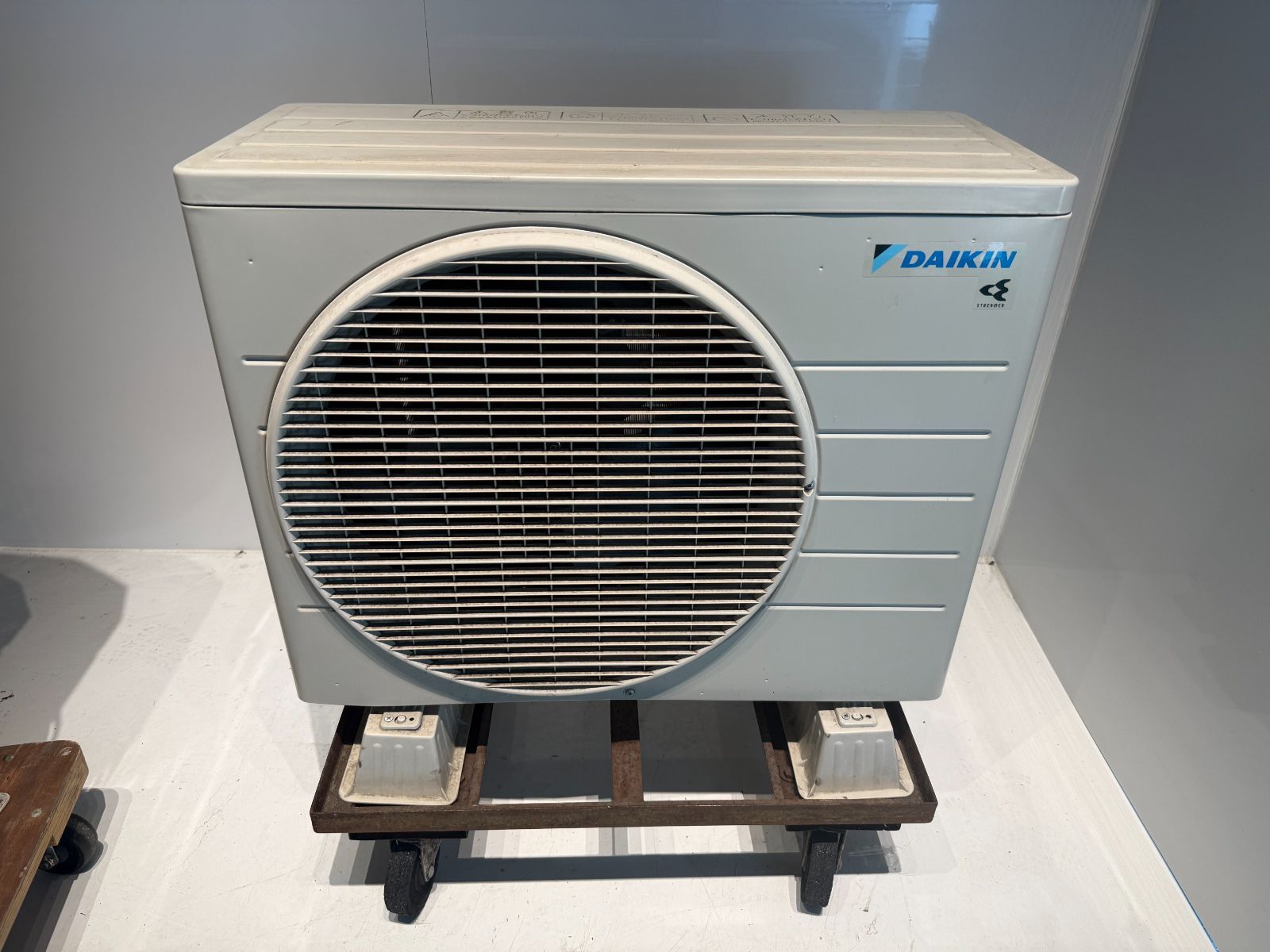 202 DAIKIN 製エアコン 6～8畳用