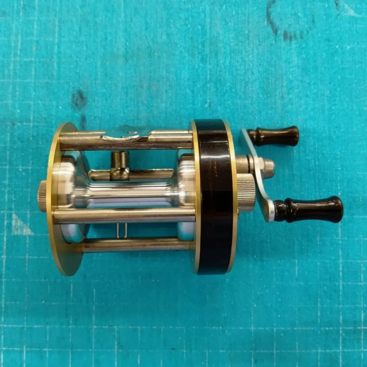 バスポンドRevolver 414 左ハンドル