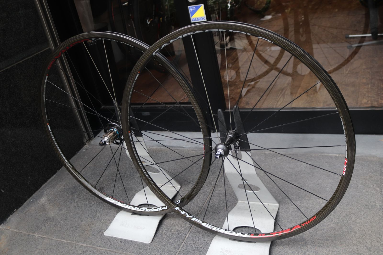 カンパニョーロ CAMPAGNOLO ハイペロン ウルトラ ツー HYPERON ULTRA TWO カーボン クリンチャー ホイールセット カンパ12/11S ナローリム 13C 【東京南麻布店】