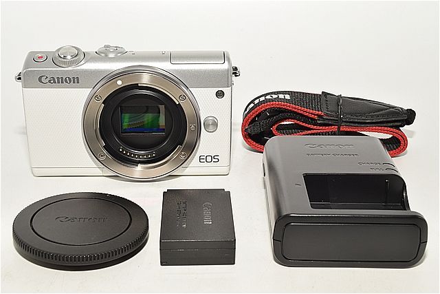 【箱付：美品】Canon EOS M10 ズームキット ブラック 819-14 Canon EOS M10 ダブルズームキット ブラック ミラーレス一眼カメラ