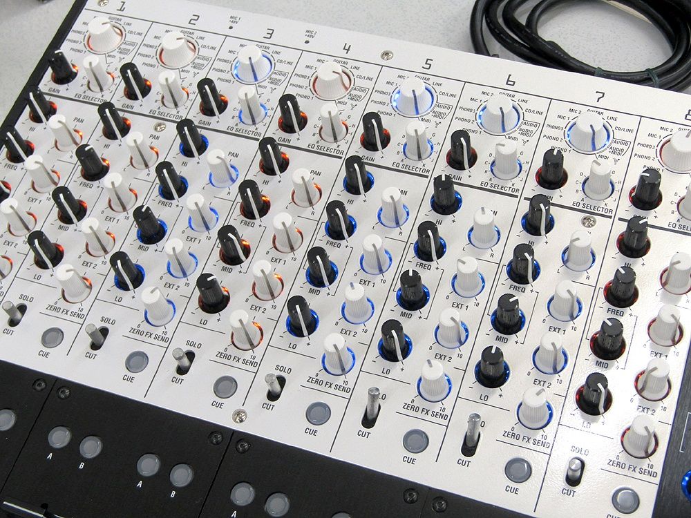 KORG コルグ デジタルミキサー ZERO8 LIVE CONTROL MIXER - メルカリ