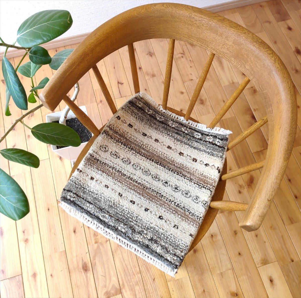 ガゼニ ギャッベ トルクマン族 ミニマット ラグ 無染めウール 37x37cm BP241