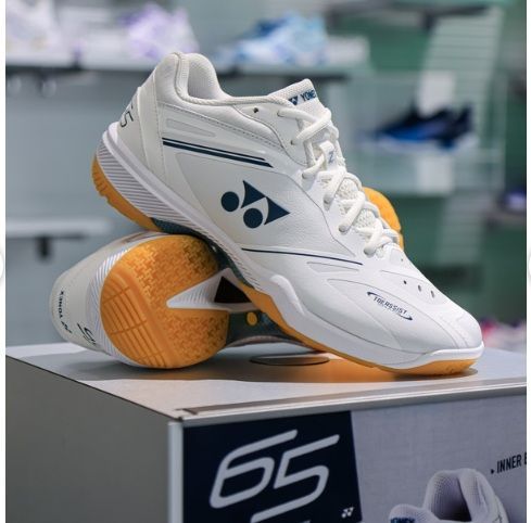 新品】YONEX シューズ SHB65Z4W ホワイト サイズ25.0～29.0㎝ パワー