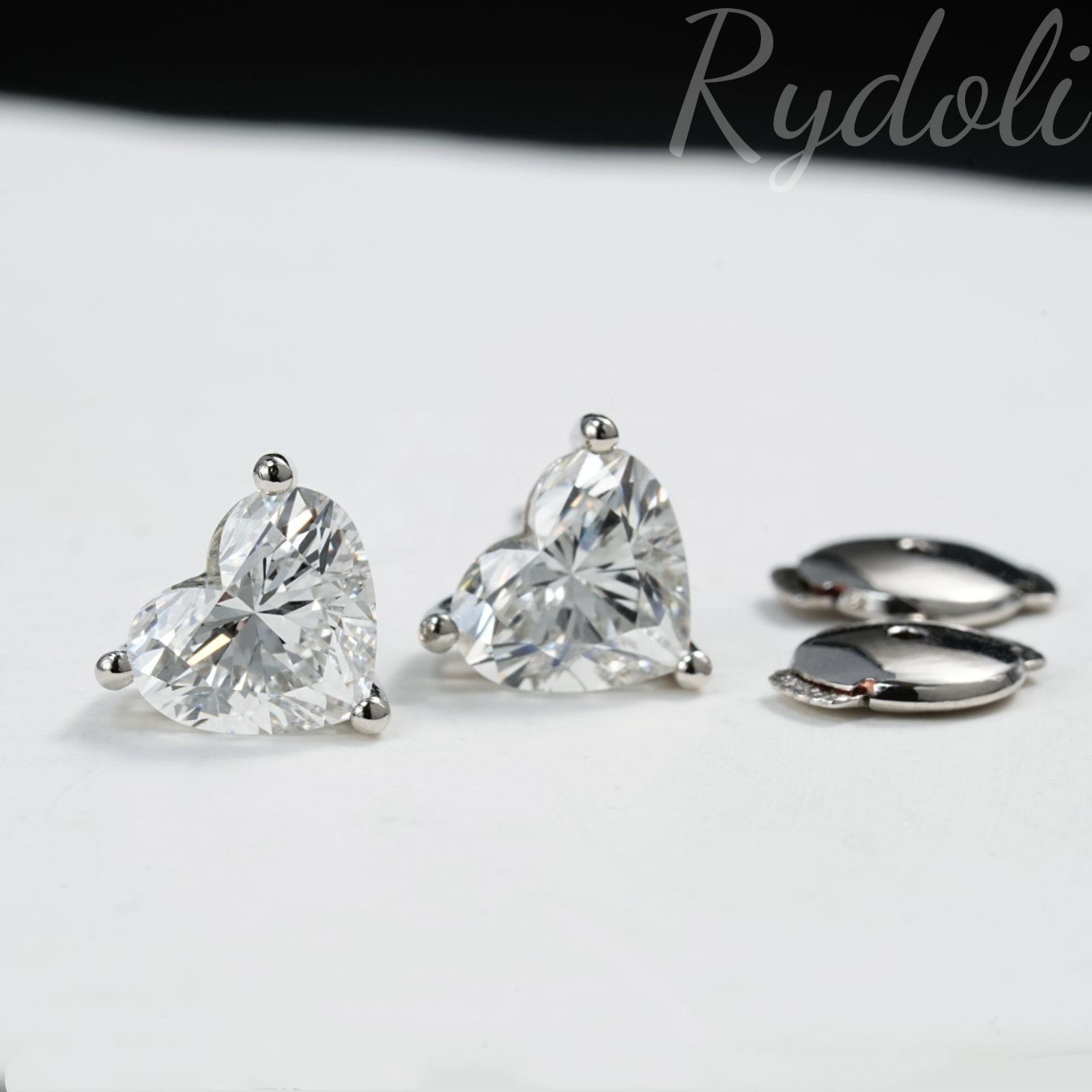 PT950 2.04ct ハートシェイプ オーダーメイドダイヤピアス ラボ 