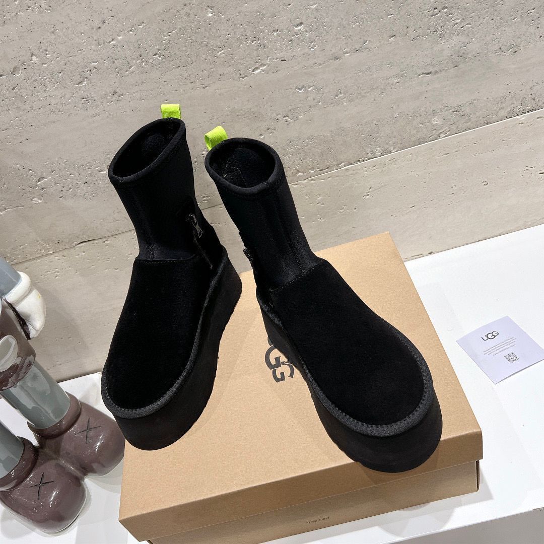 極美品 ブラック 新品 UGG アグ ブーツ レディース クラシック