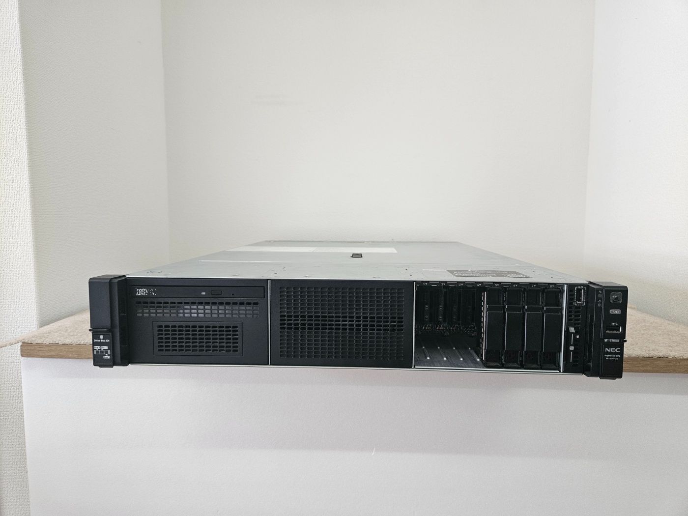 NEC Express5800 R120h-2E N8100-2604Y Intel Xeon Silver 4110 *2