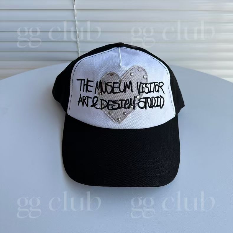 未使用 THE MUSEUM VISITOR スタッズ ロゴキャップ the museum visitor