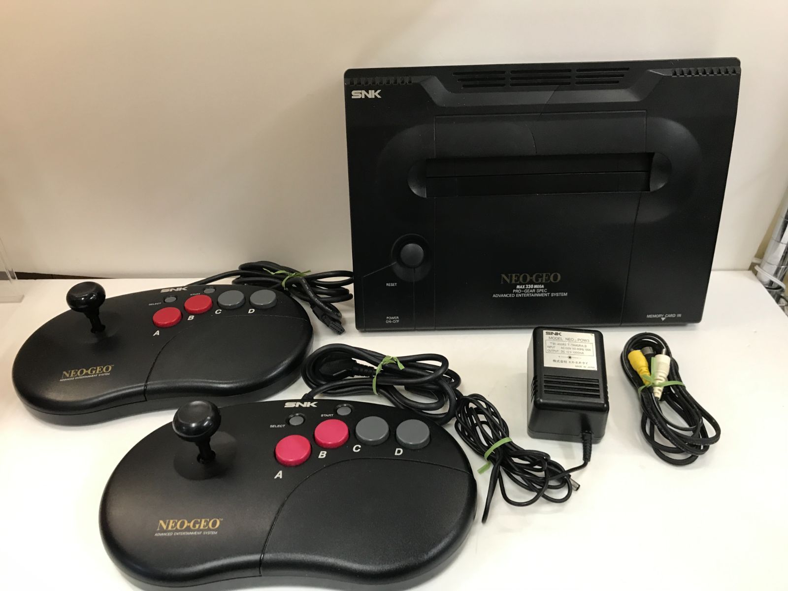 HD 箱 説明書無し NEO GEO 本体 NEO-0 割れ有 コントローラー2つ ネオジオ SNK 111