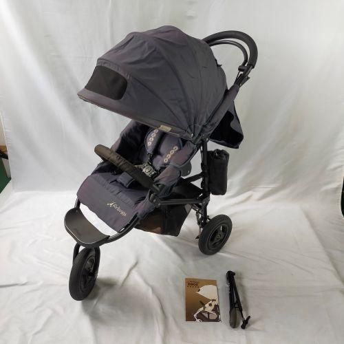 埋忠作】鉄地 真丸形 獅子山水図彫 直径約7.3cm 配送 厚4mm 重さ107g