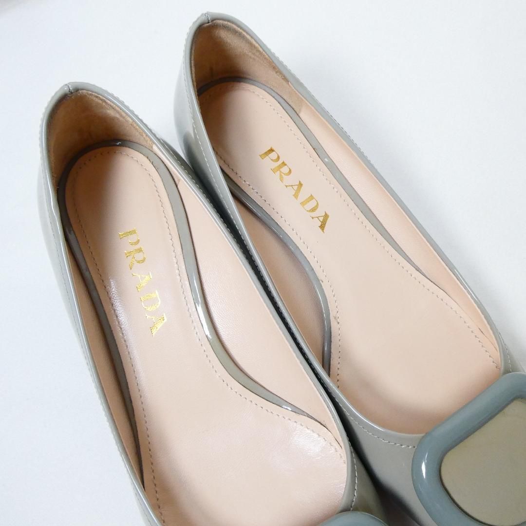 新品同様 訳アリ PRADA プラダ サイズ35 約22㎝ パテントレザー