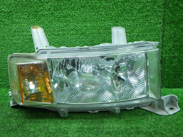 トヨタ　NCP30/35　ｂB　後期　右ヘッドライト　HID　52-119　240628131