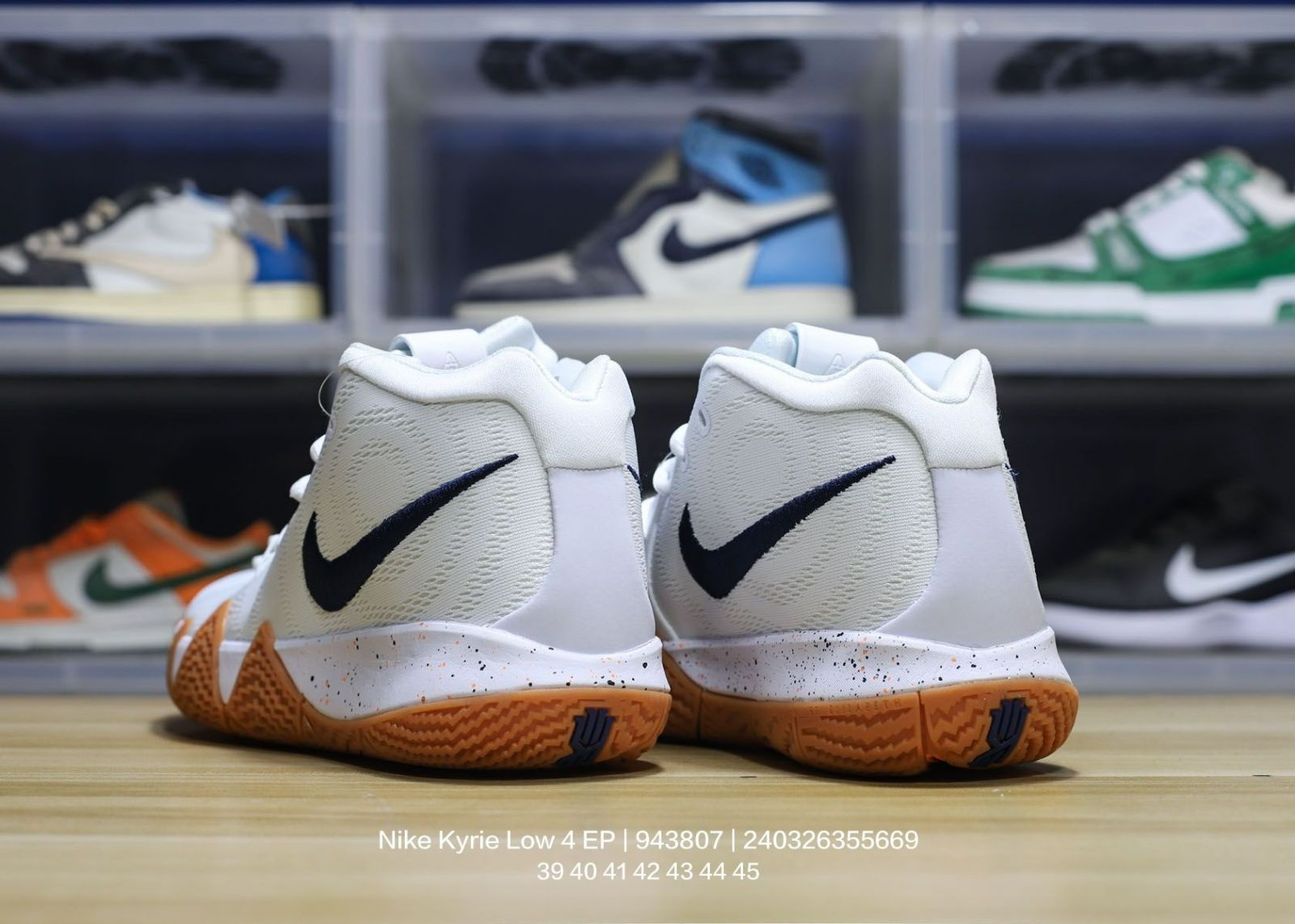 新品未使用 Nike ナイキ カイリー4 