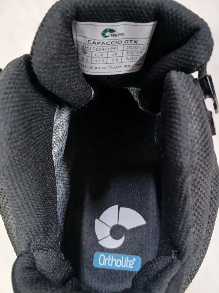 ゴアテックス 登山靴