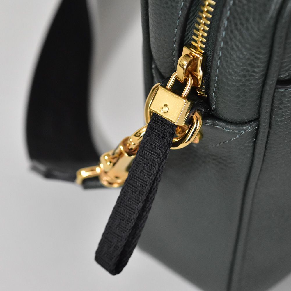 【国内発送】VERSACE バックパック カーフレザー レディース VERSACE(ヴェルサーチェ) バックパック・リュック(レディース