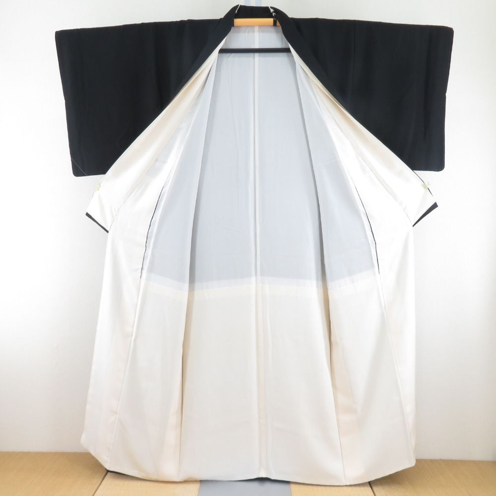 本加賀友禅 黒留袖 大久保謙一 四季色紙調柄 正絹 袷 広衿 比翼付 落款