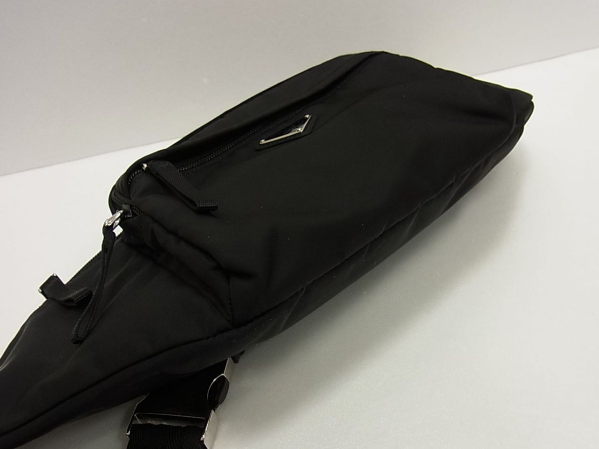 国内発送●PRADA●三角ロゴ ボディバッグ ユニセックス 2VL005 美品☆PRADA プラダ ボディーバッグ ウエストバッグ ブラック