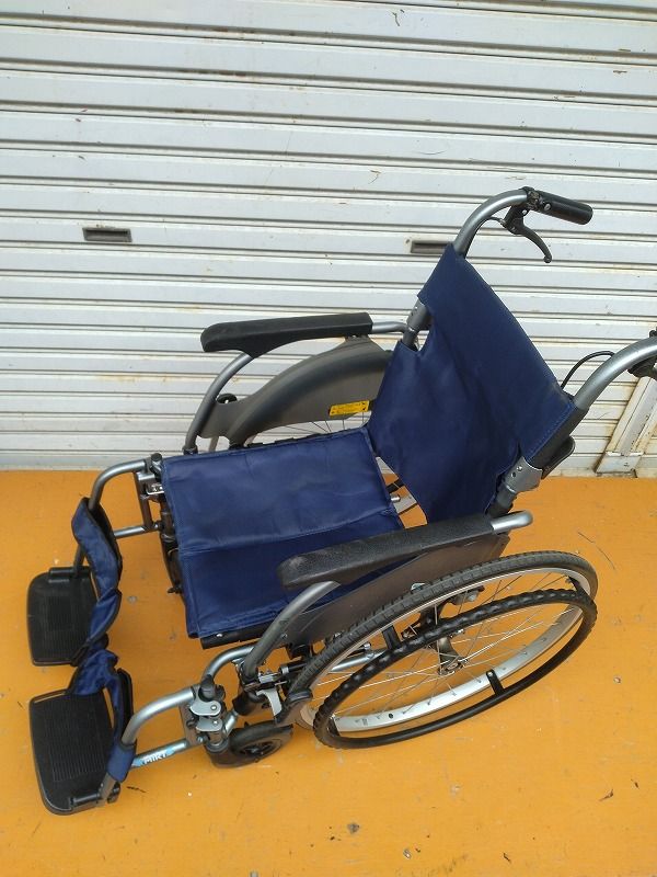 KM-25-0516-10 一部地域を除き ワケアリ 自走式車椅子 カルティマ 多機能 紺 CRT-7