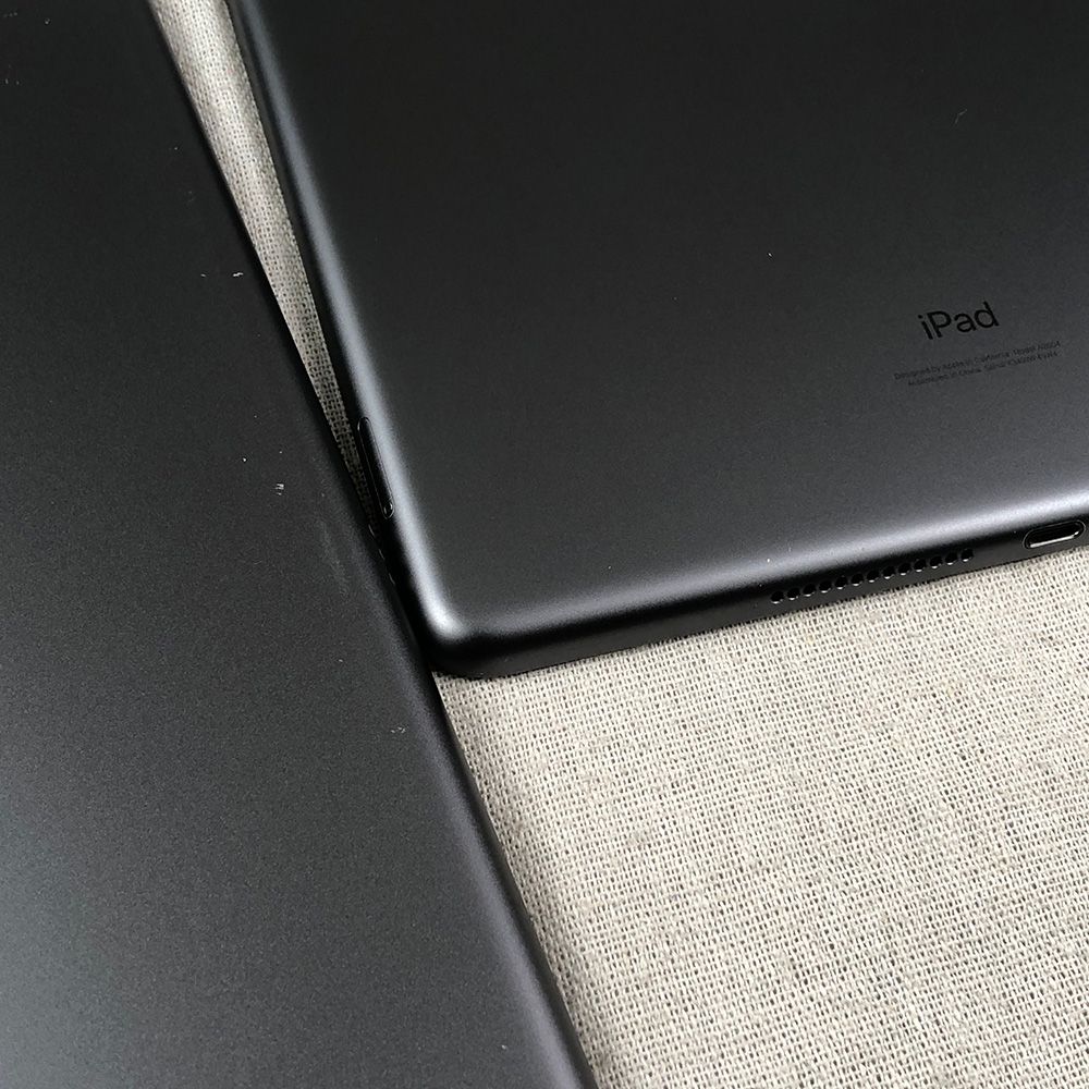 iPad本体 ブラック 小傷あり　ジャンク品 iPad 本体 ジャンク - メルカリ