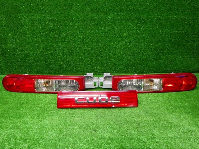 日産　Z12　NZ12　キューブ　テールレンズ左右　ガーニッシュ付き　P8187　250222063