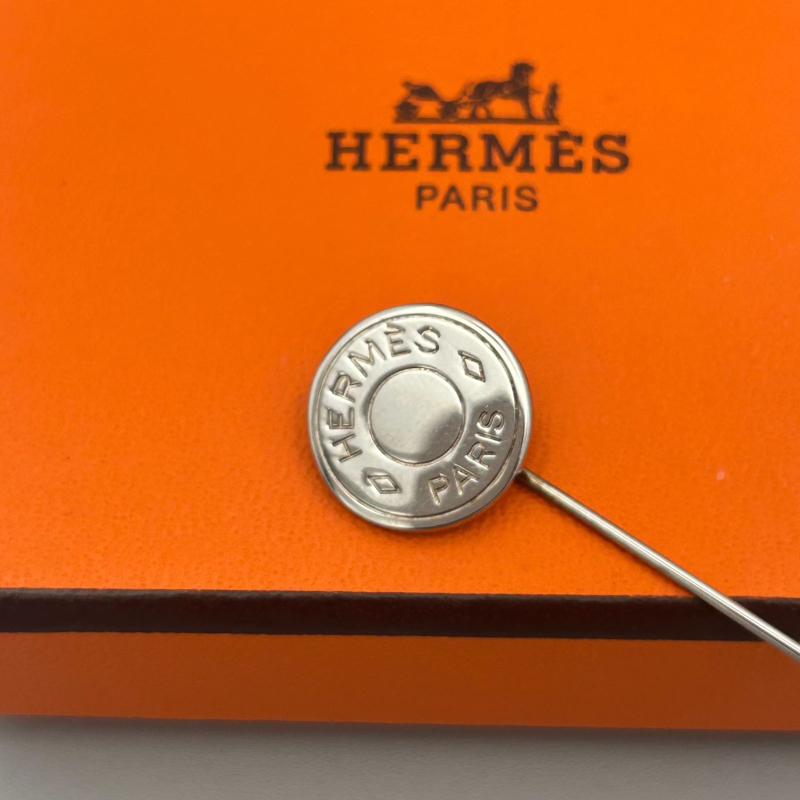 エルメス セリエ ピンブローチ GP シルバー Hermes （ブローチの留め具