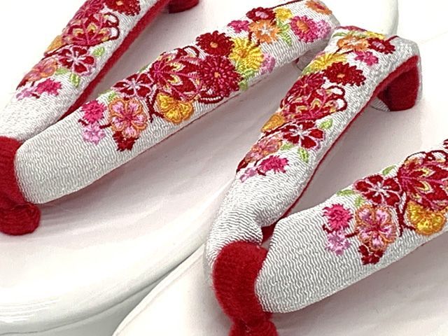 品質保証！ 七五三 三歳 女の子 被布セット 正絹被布コート 草履 巾着 足袋 4点コーデセット ピンク 鈴 NHF212-4set01