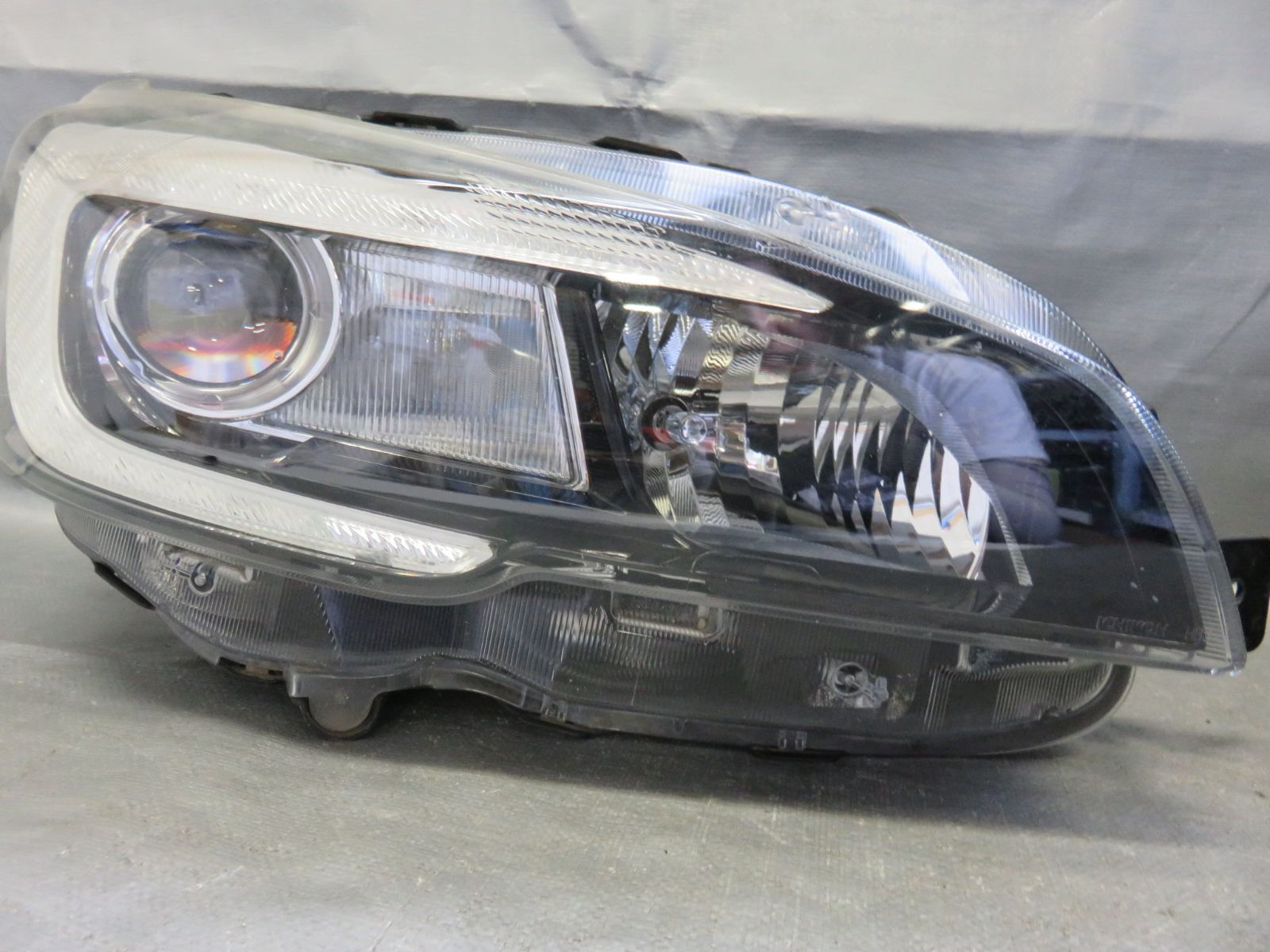 STD7457 点灯OK スバル 純正 VM4 VMG レヴォーグ LED ヘッドライト ヘッドランプ 左右セット