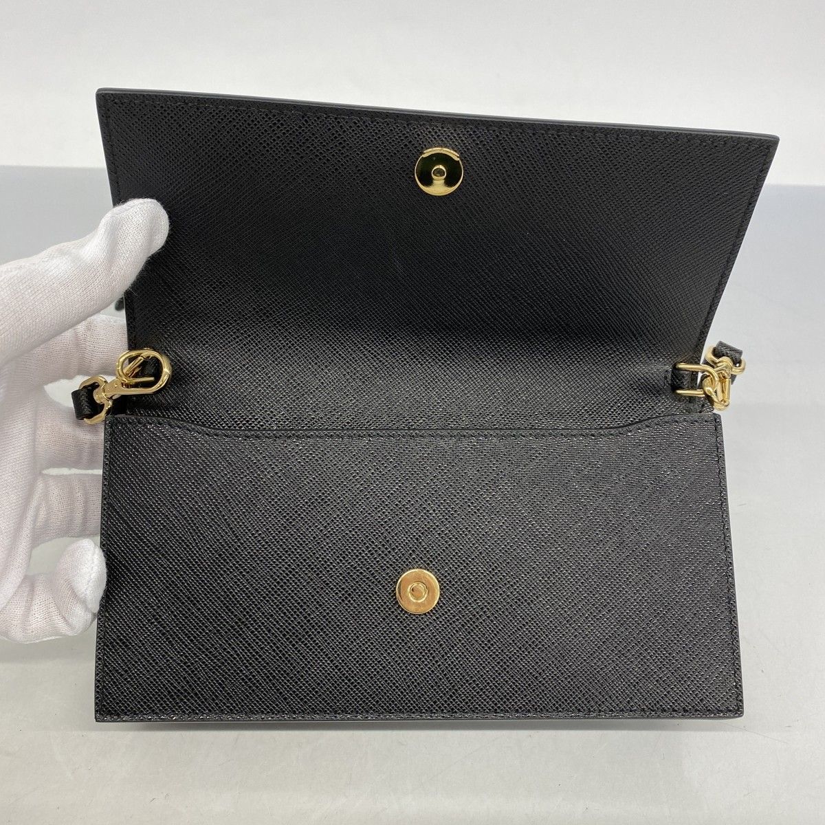 プラダ ショルダーウォレット