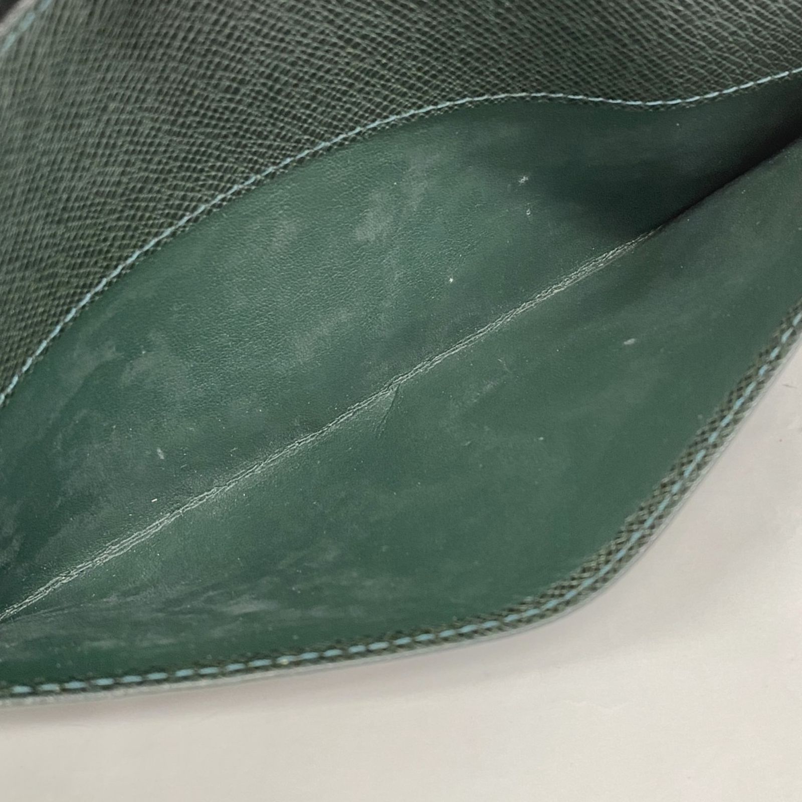 ⭐︎ルイヴィトン⭐︎タイガ バイカル クラッチバッグ エピセア グリーン 本革 鑑定済 美品 ルイヴィトン クラッチバッグ タイガ バイカル エピセア