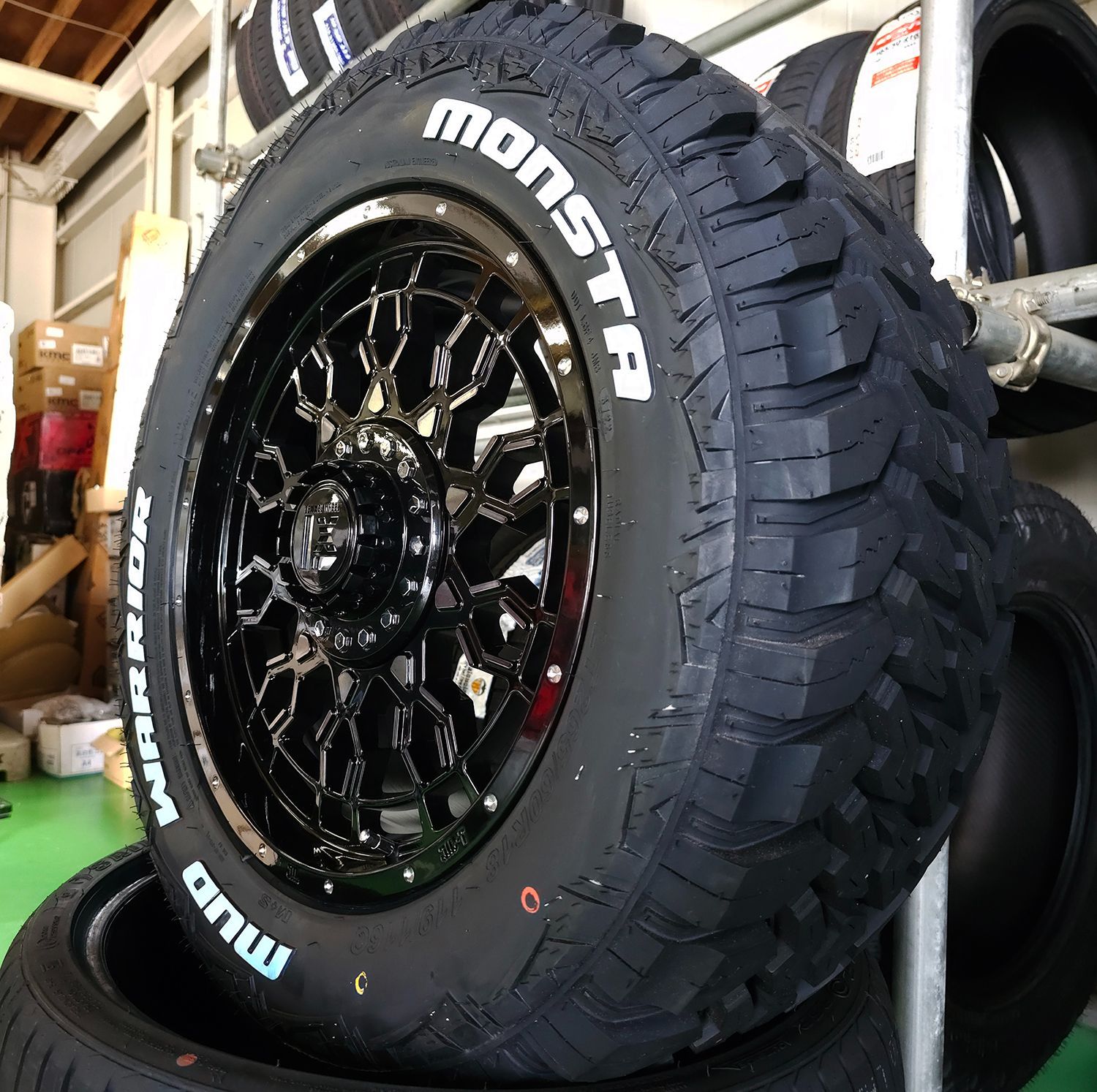 タイヤ・ホイールセット 大人気商品！！ プラド(TZ-G含) ハイラックス FJ MONSTA モンスタ マッドウォーリアー 265/60R18 285/60R18  18インチ LEXXEL PreDator プレデター