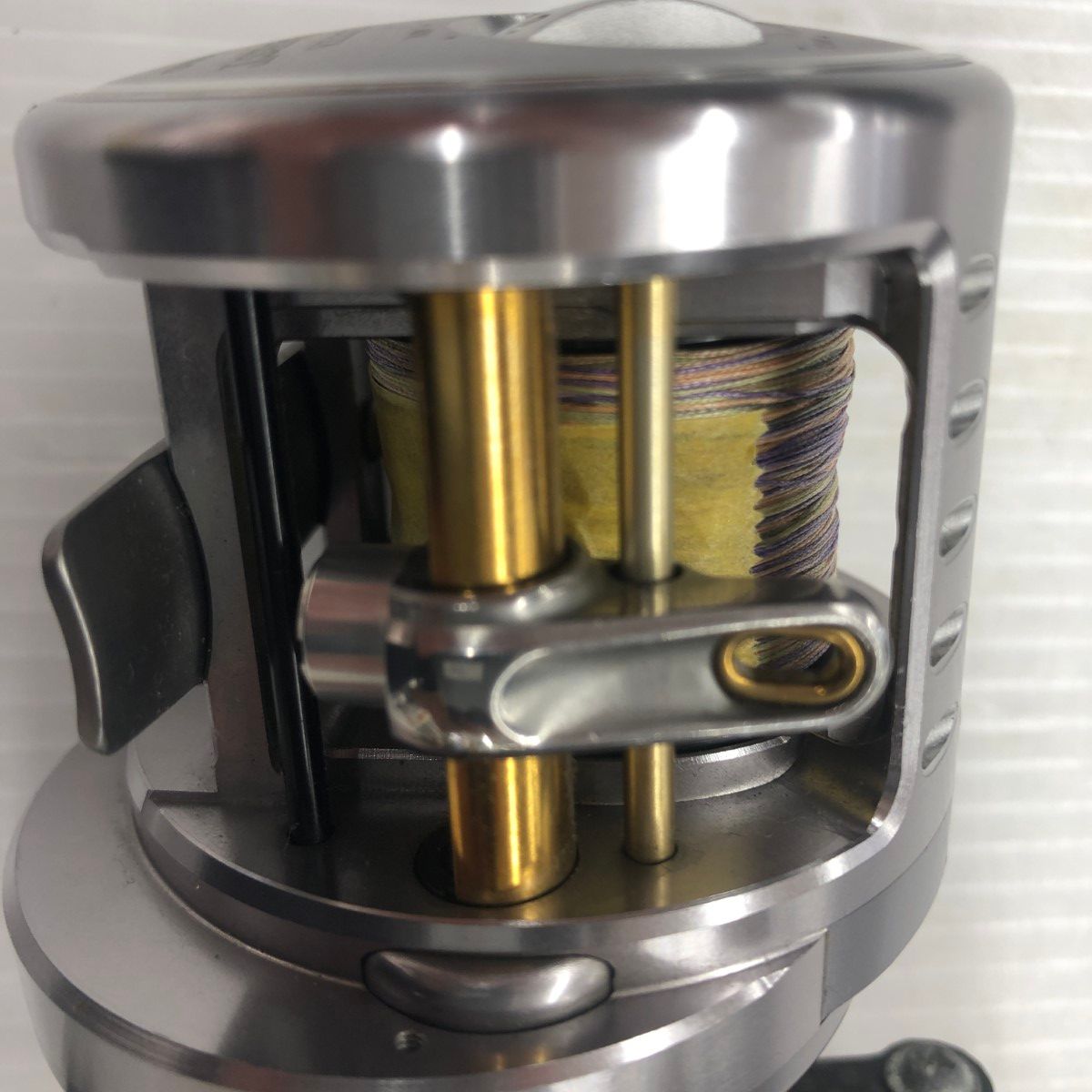 SHIMANO - σσ【中古】SHIMANO シマノ ベイトリール 09カルカッタコンクエスト 201DC キズ有 程度BC オフセットハンドル付き 02282 やや傷や汚れあり σσ SHIMANO シマノ ベイトリール 09カルカッタコンクエスト