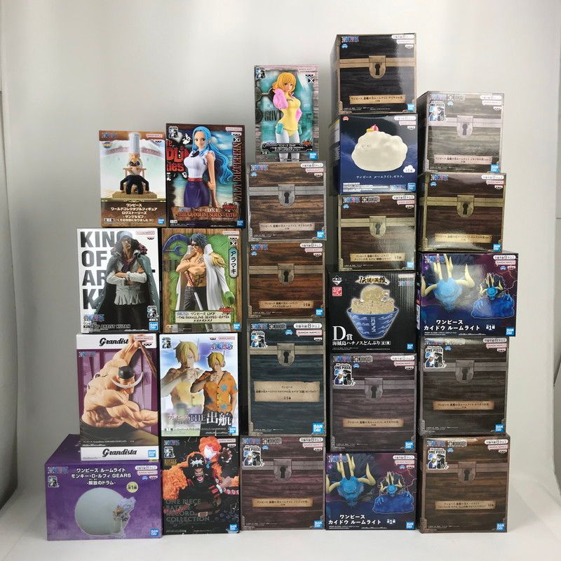 ワンピース　フィギュア　ルームライト　まとめ売り　26250730J01L ワンピース フィギュア11点 ルームライト3点 まとめ売り 合計14