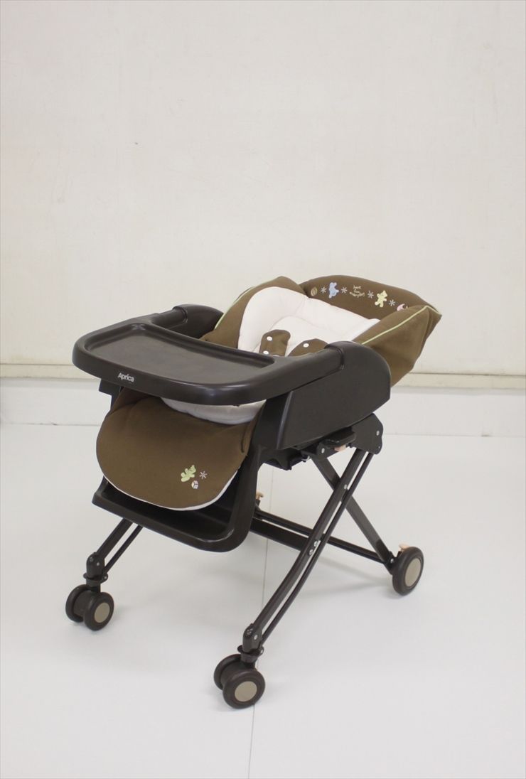 手動 ハイローベッド＆チェア ユラリズム クッション EW くまさんといっしょ アップリカ 新生児OK クリーニング済み C22000