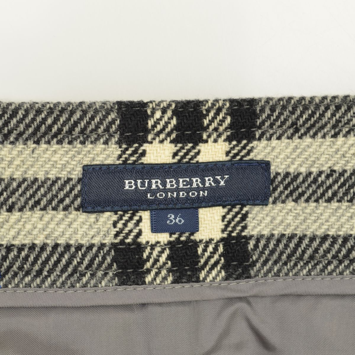 BURBERRYLONDON】カシミヤ混チェックウールスカート - メルカリ