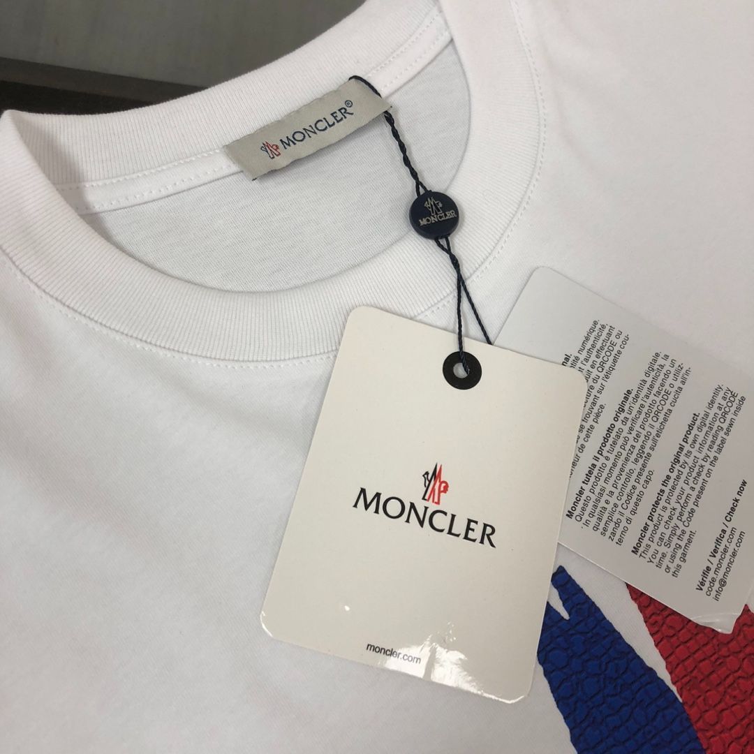 【MONCLER】クルーネック コットンブレンド Tシャツ MONCLER モンクレール 半袖 Tシャツ メンズ ワッペン クルー