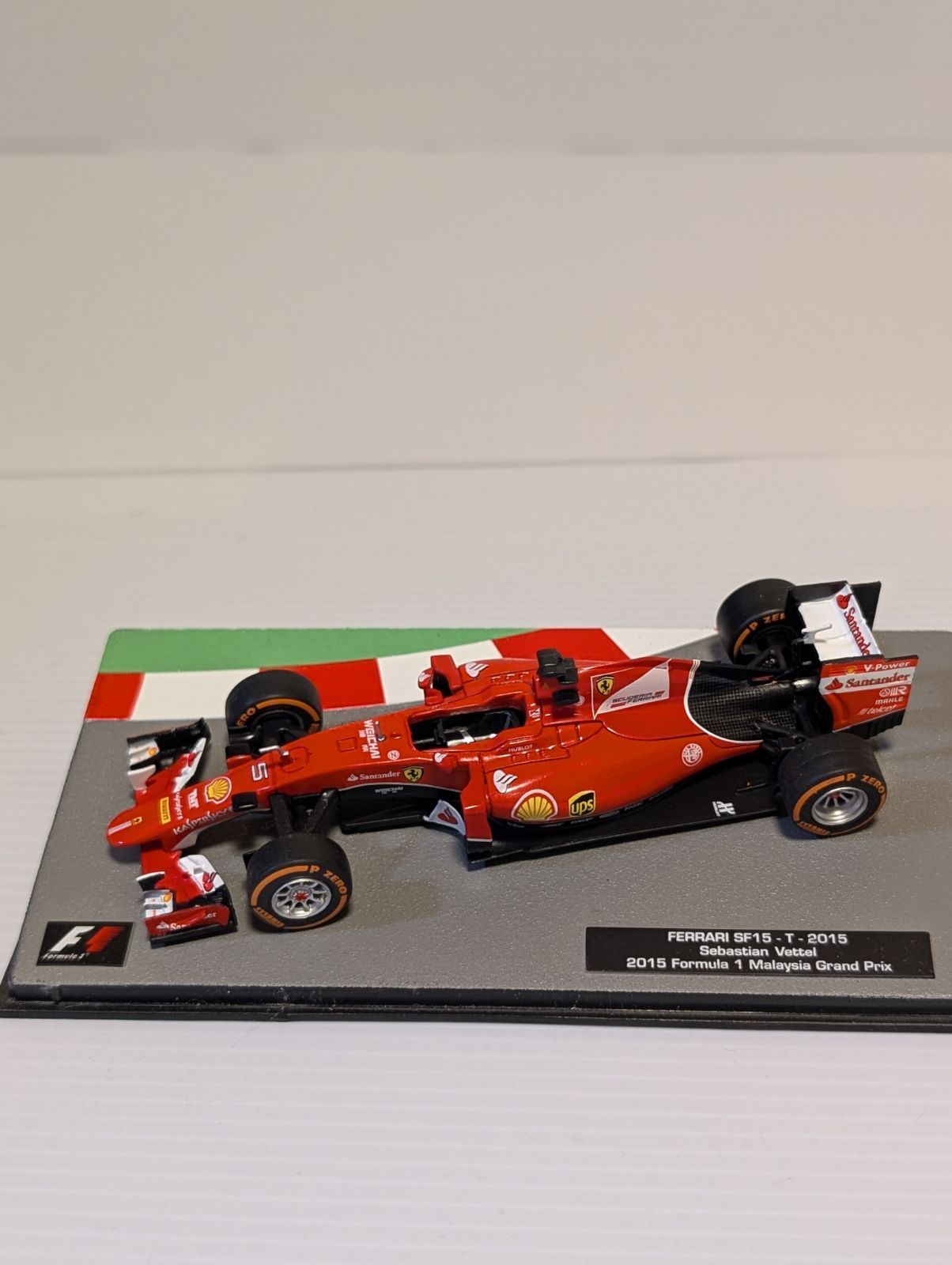 ベッテルのフェラーリドライバーの始まり 1/43 フェラーリSF15-T