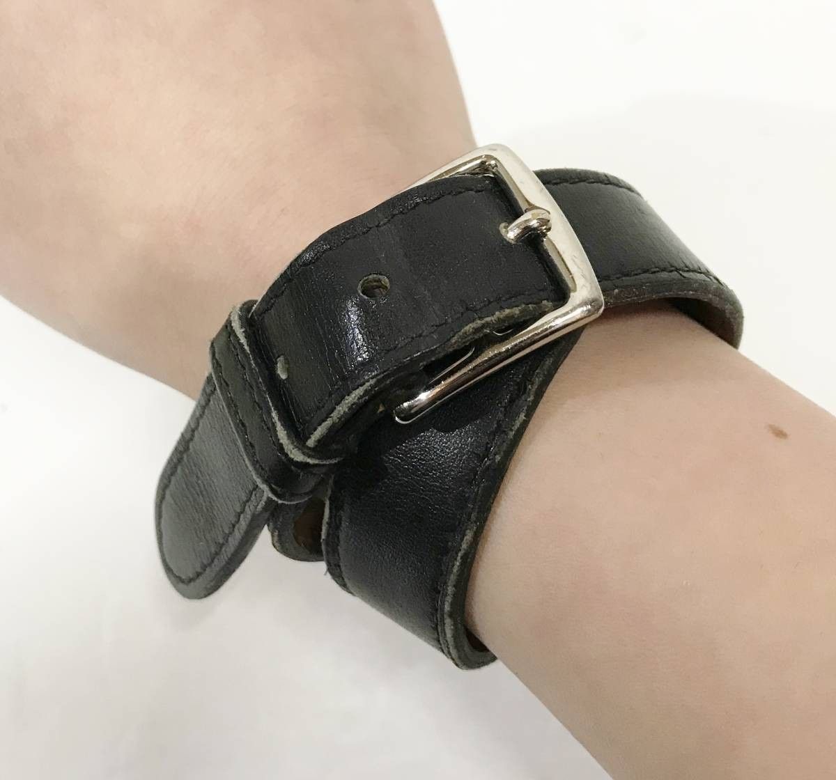 666 一連スパイクリストバンド 本革 パンク ロック系 2025年最新】666