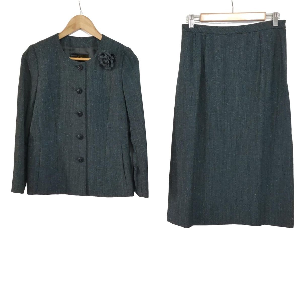 Leilian レリアン スカートスーツ レディース - ブルー×黒×白 ツイード コサージュ付き