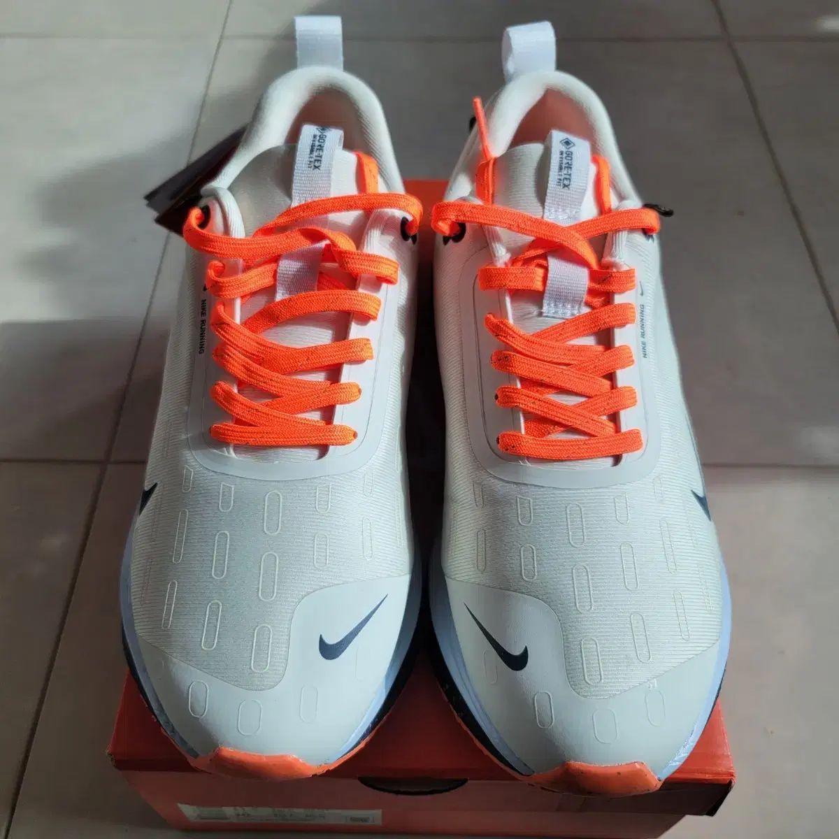 ナイキ インフィニティ ラン 4 GTX 280