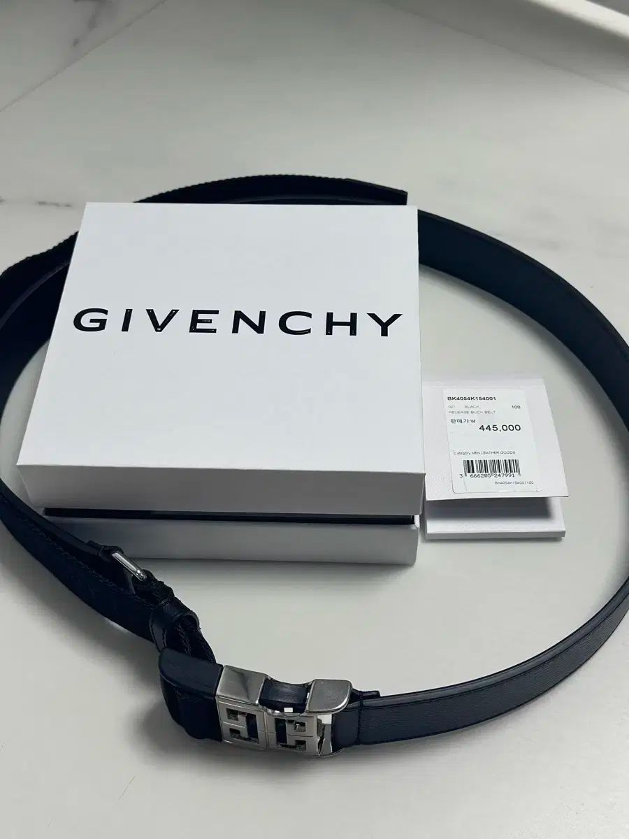 Givenchy ジバンシィ