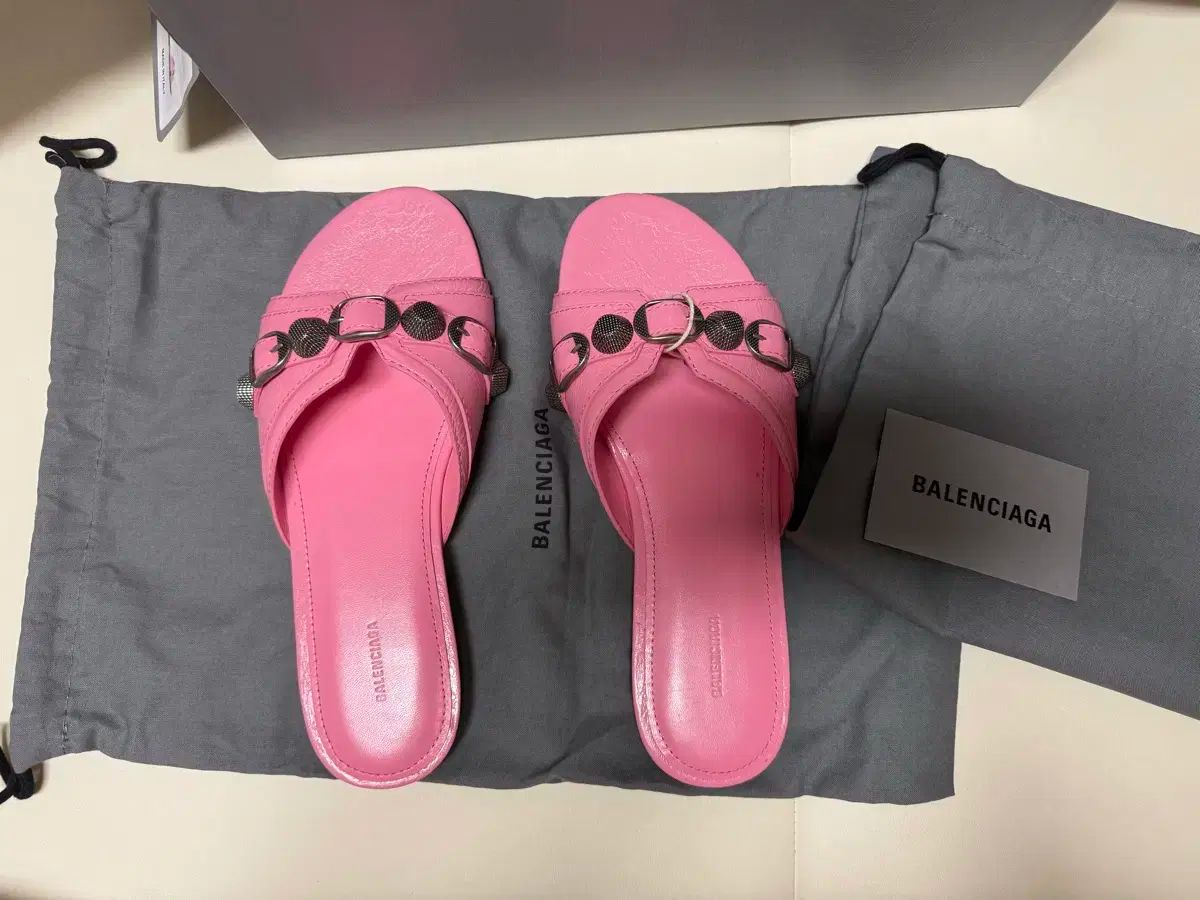 BALENCIAGA バレンシアガ