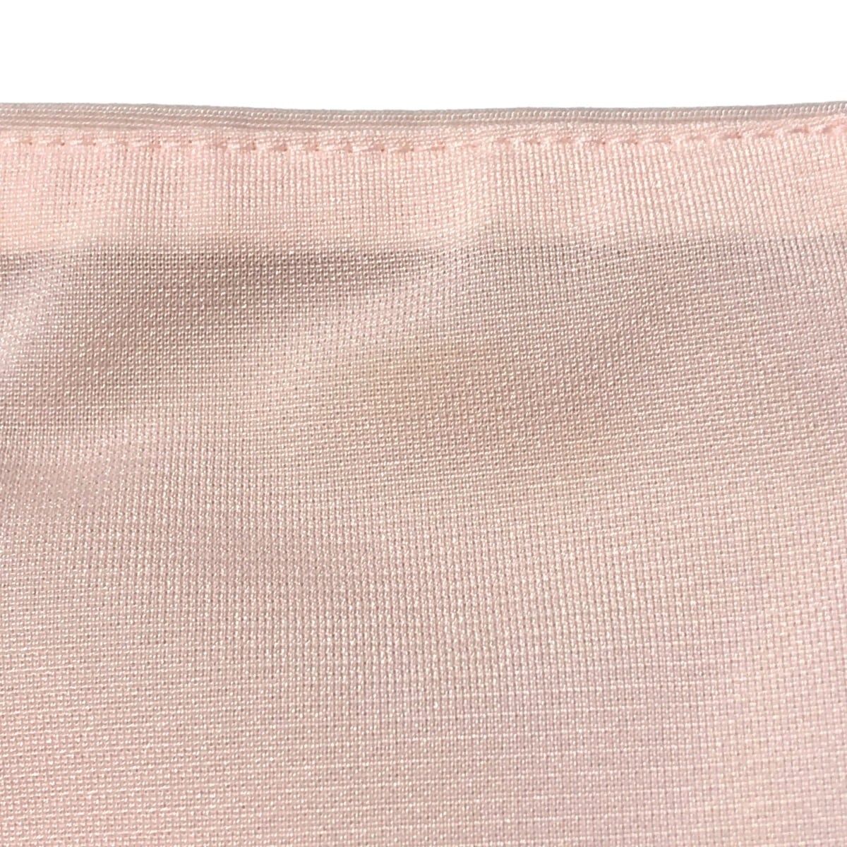 ピンクベージュ
