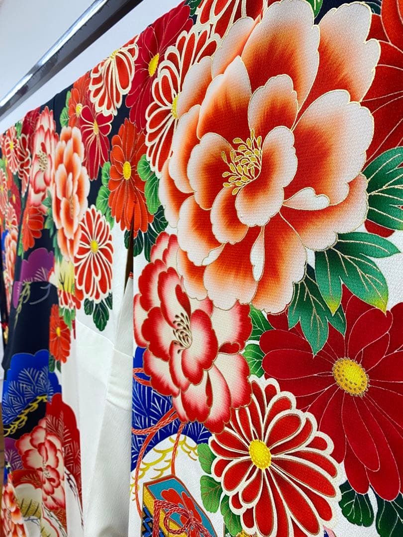 ポリエステル コラボ振袖 玉城ティナ×キスミス 豪華 金彩 身丈168cm