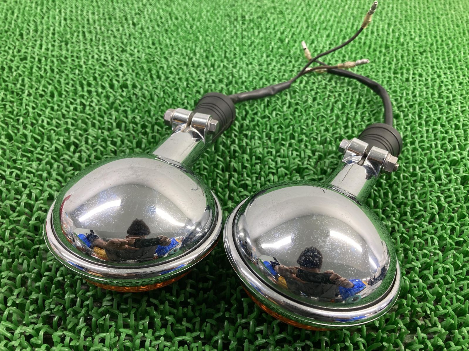 ドラッグスター250 リアウインカー 左右 041-0842 ヤマハ 純正 バイク 部品 VG02J XVS250 DragStar250 割れ欠け無し 品薄 【中古】 86 ドラッグスター250 リアウインカー 左右 041-0842 ヤマハ 純正 中古