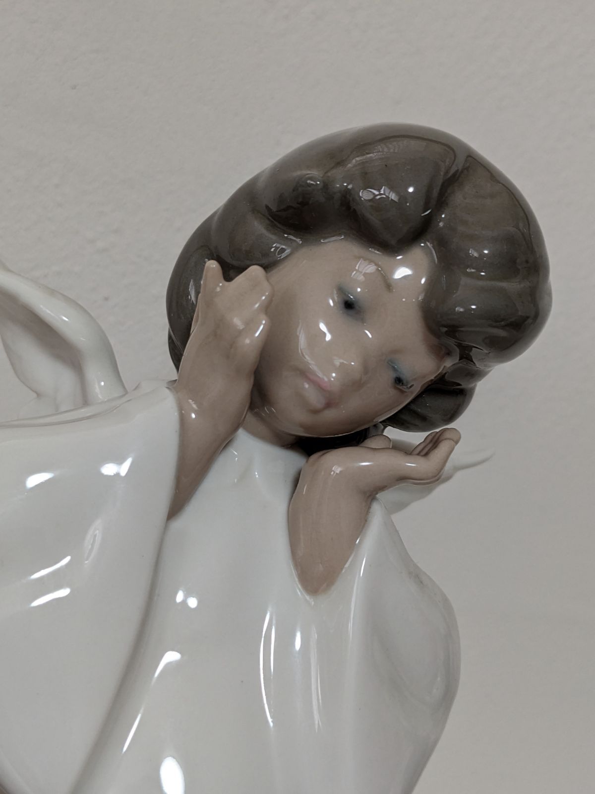 リヤドロ磁器人形天使の考えごと