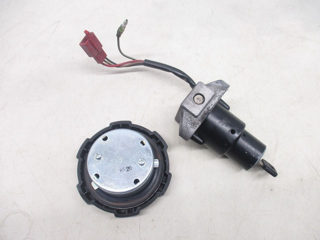 セロー225-1 メインキー タンクキャップ 鍵1本付 バイク部品 0708Y15M-10